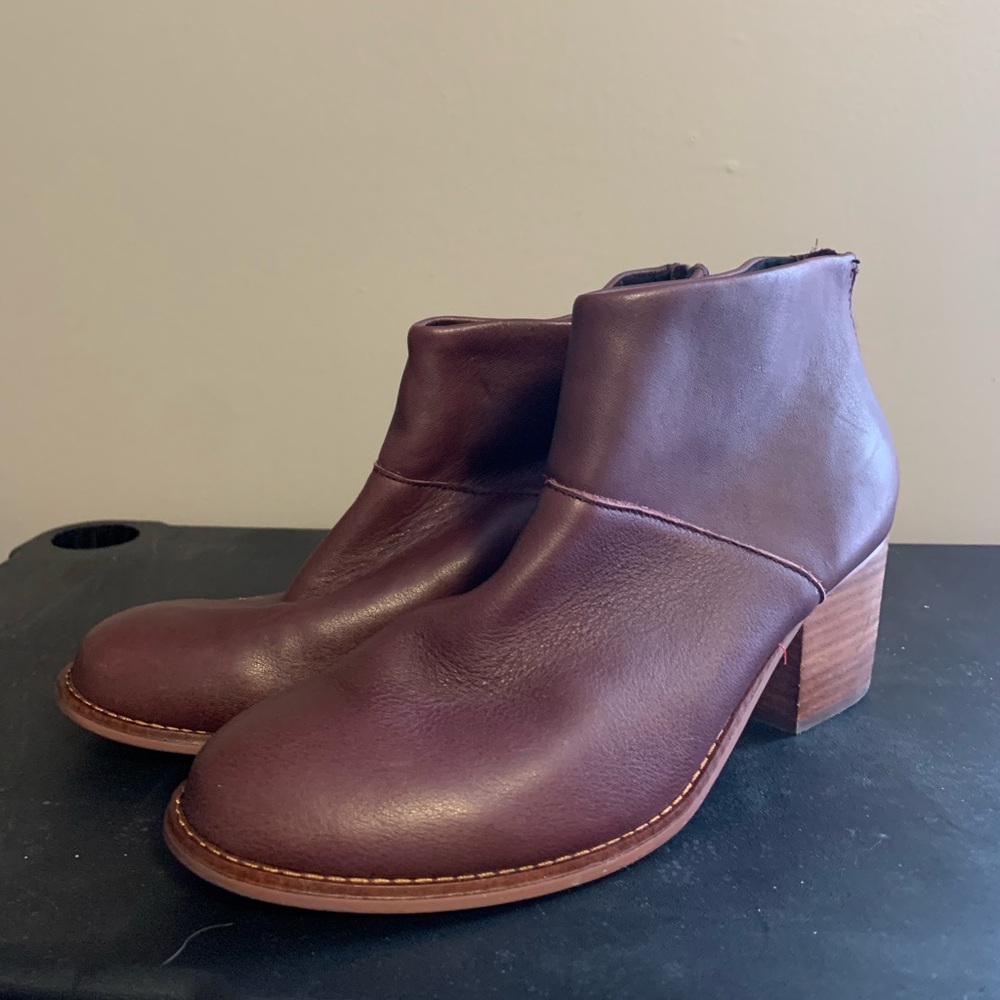Toms Burgundy Boots - Size 7 - Great Condition